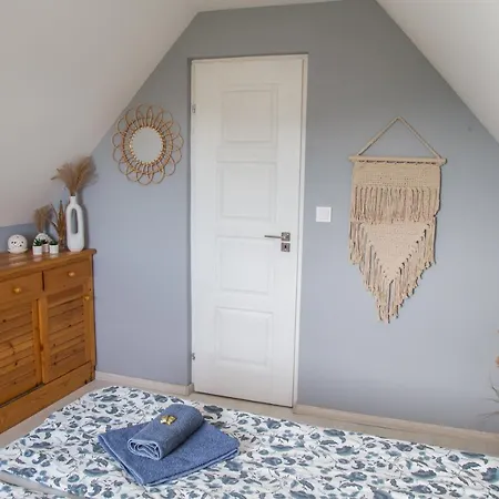 Naphoz Holddal Apartman *