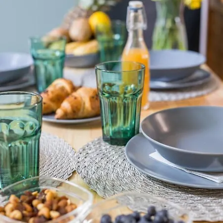 Naphoz Holddal Apartman *