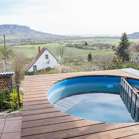 Naphoz Holddal Apartman Kisapáti