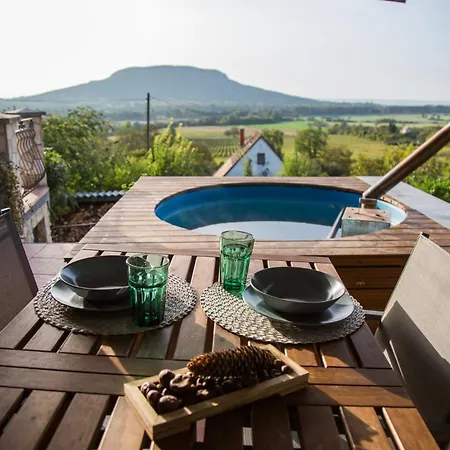 Naphoz Holddal * Kisapáti