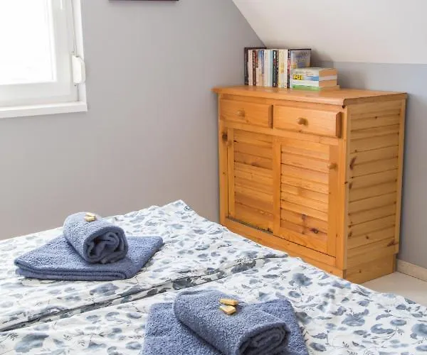 Naphoz Holddal Apartament Kisapati